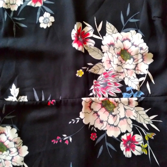 Leith Short Sleeve Floral mini dress, size Medium - Picture 2 of 8